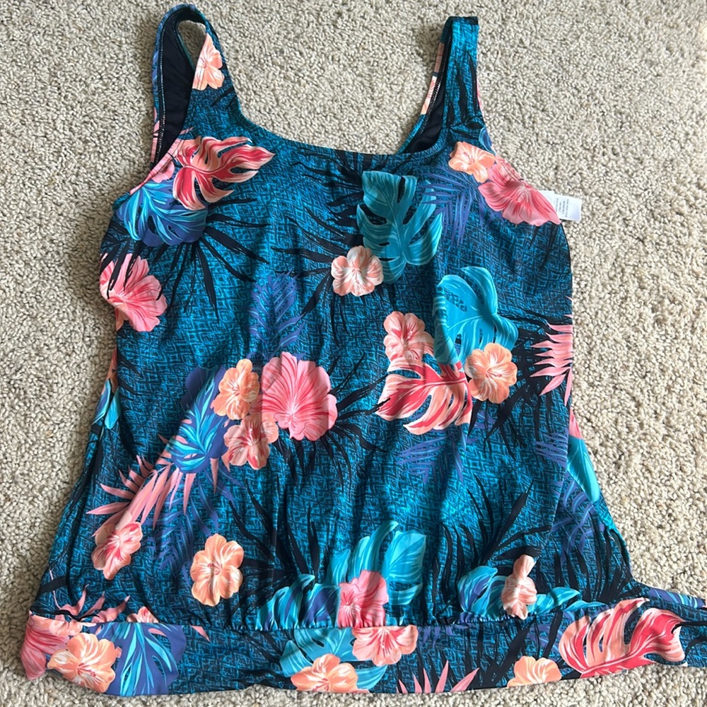 Hawaiian print tankini